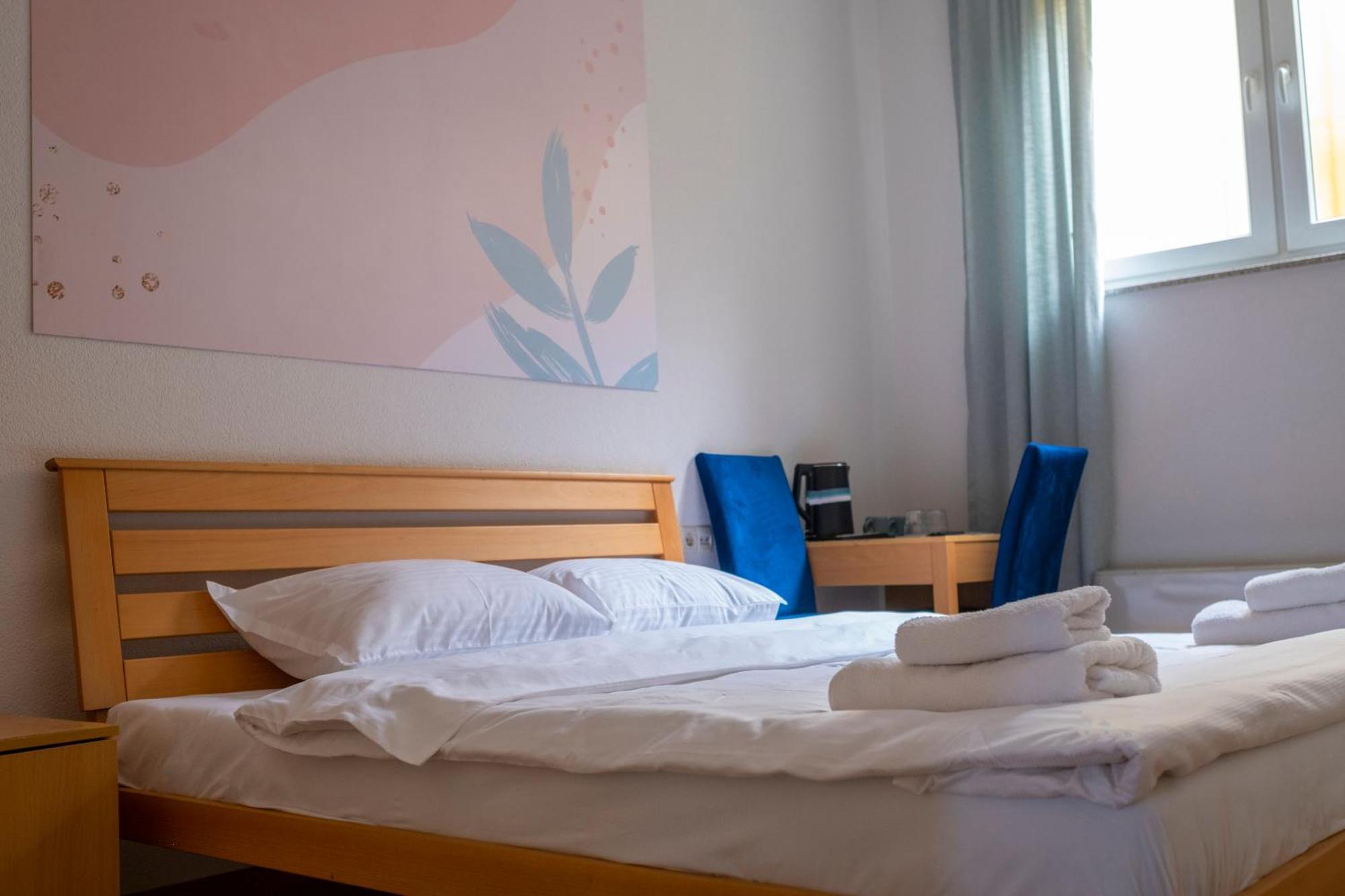 Mint Hotel Prizren Rum bild